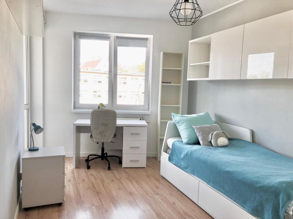 Apartament Family Wroclaw Z Klimatyzacja Parkingアパートメント エクステリア 写真